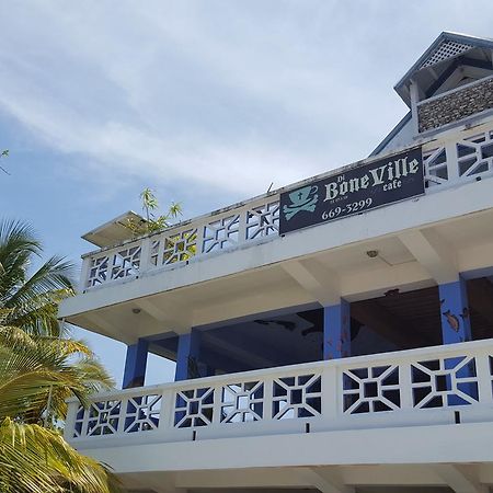 The Sea Front Inn بونتا غوردا المظهر الخارجي الصورة