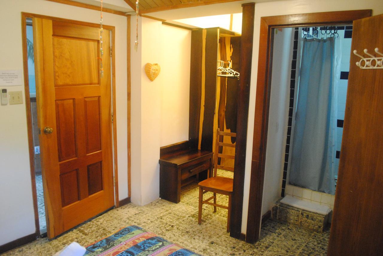 The Sea Front Inn بونتا غوردا الغرفة الصورة